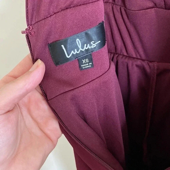 Lulu's burgundy plunging neckline side slit holiday maxi dress size XS - Picture 14 of 15